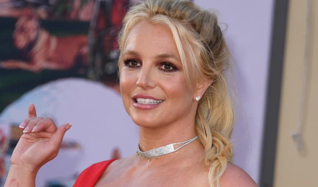 Britney Spears Voluntarily Enters Rehabilitation Facility