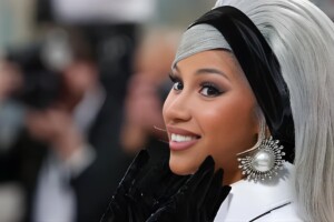 Cardi B Suffers Credit Card Fraud