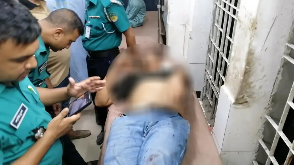 Constable Injured in Tongi Assault Constable Injured in Tongi Assault