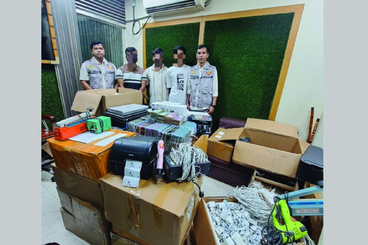 DMP Busts Major Mobile Smuggling Network in Dhaka Raid