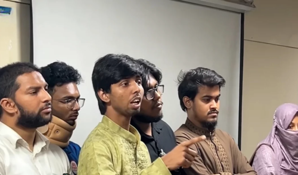 DUCSU Leaders Vow Accountability Following Assault at Shahbagh Police Station DUCSU Leaders Vow Accountability Following Assault at Shahbagh Police Station