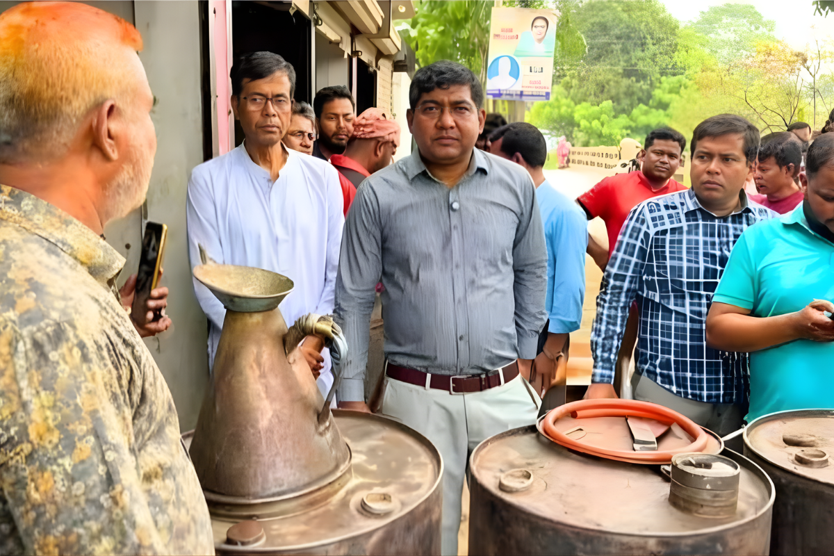 Fuel Irregularities in Manikganj: Two Traders Fined