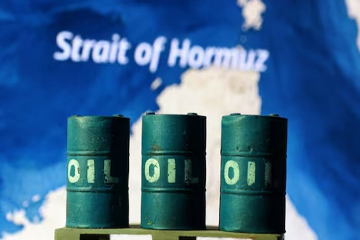Hormuz Blockade Raises Global Economic Alarm