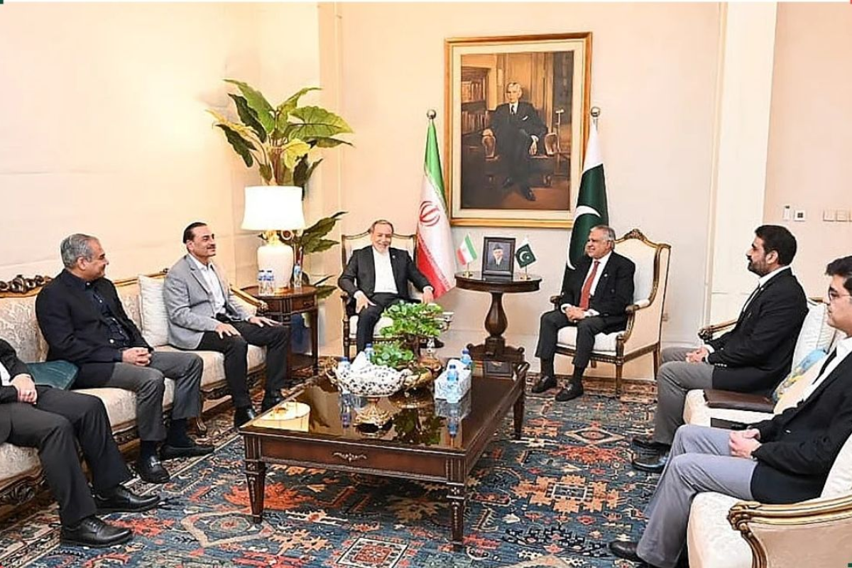 Iranian Foreign Minister Departs Islamabad Ahead of US Delegation Arrival