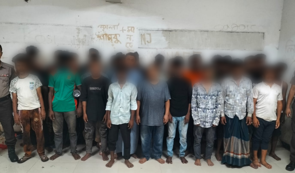 Metropolitian Police Apprehend 72 Suspects in Comprehensive Tejgaon Operation Metropolitian Police Apprehend 72 Suspects in Comprehensive Tejgaon Operation