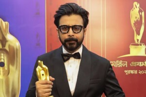 Nisho Triumphs as Nishan, Dedicates Award to Humayun Faridi