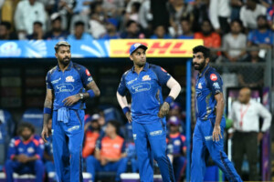 Pandya Backs Struggling Mumbai Attack