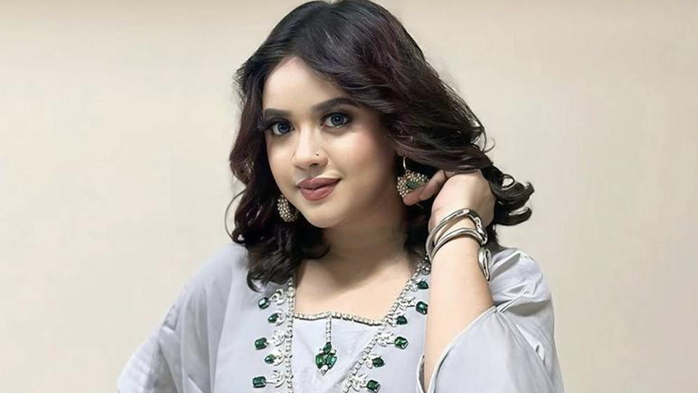 Singer Oyshee to Perform Debut Concert in Kuala Lumpur