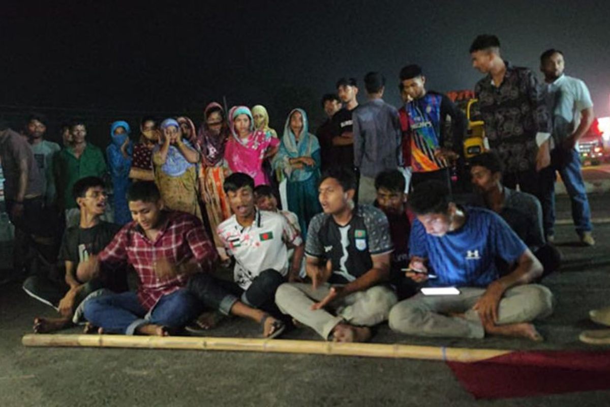 Students Block Highway Over Missing SSC Examination Permits