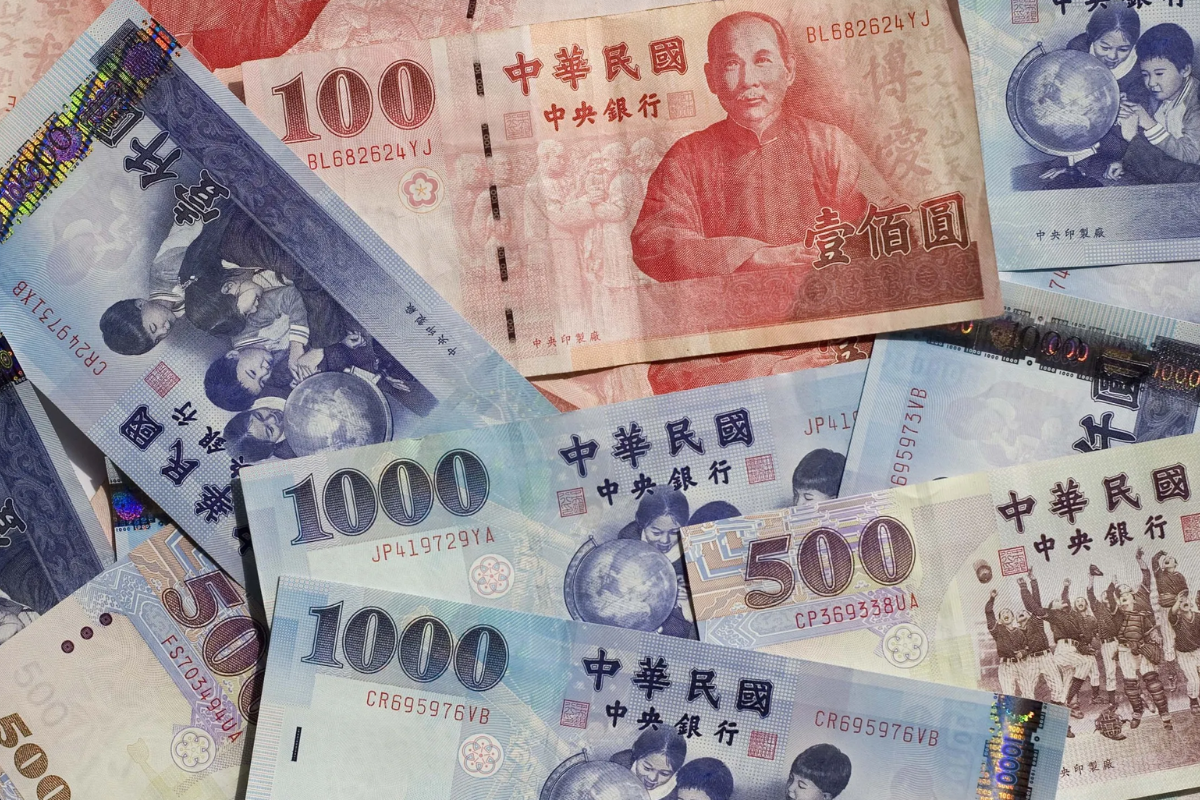 Taiwan Foreign-Currency Insurance Sales Surge by 30 Per Cent