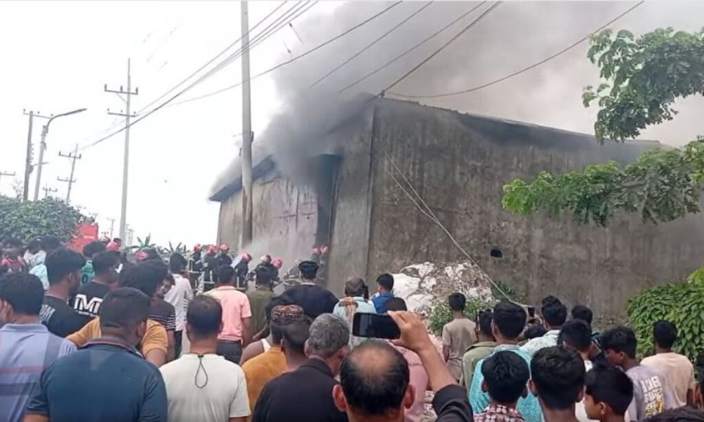 arson attack on chattogram warehouse 1 Arson Attack on Chattogram Warehouse