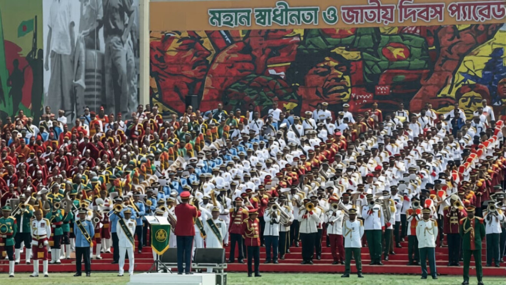 colourful parade marks independence day celebrations 1 Colourful Parade Marks Independence Day Celebrations