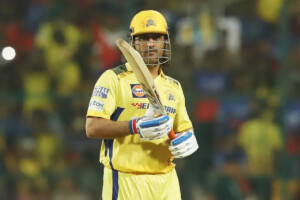 Dhoni Injury Hits Chennai Start