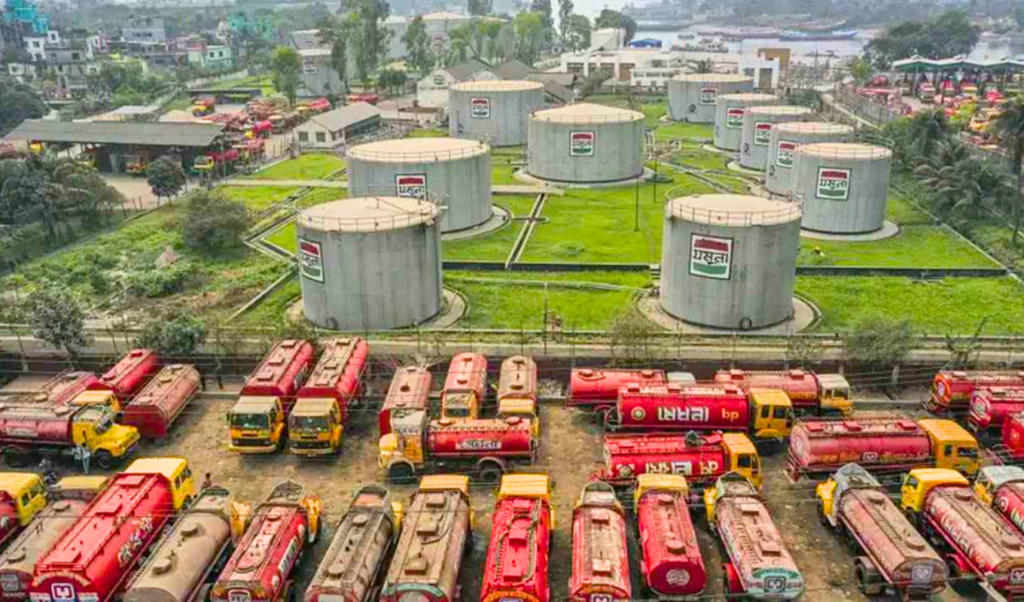 Fuel Hoarding Spreads Across 22 Districts in Bangladesh 3 fuel hoarding spreads across 22 districts in bangladesh Fuel Hoarding Spreads Across 22 Districts in Bangladesh