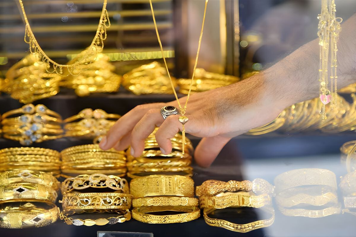 Gold Prices Fall Sharply Again