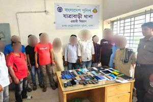 Mobile Theft Ring Busted in Jatrabari