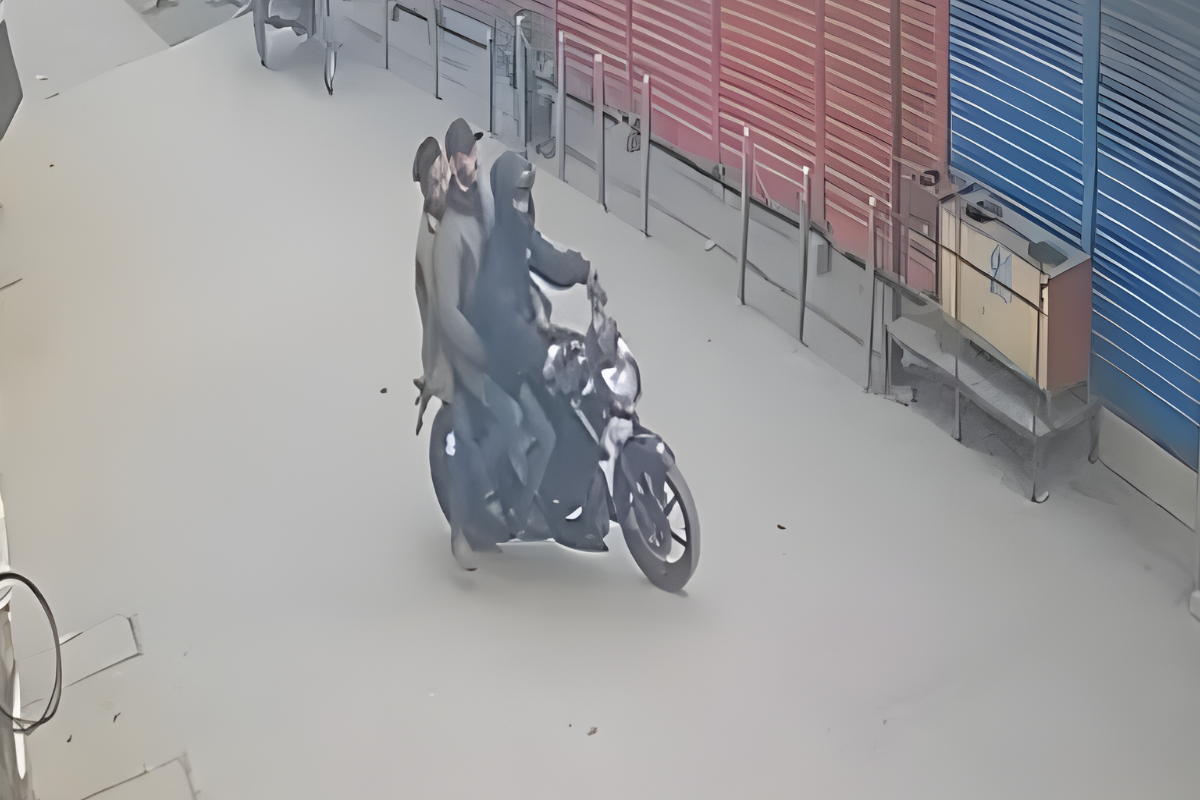 Robbers Identified Yet Still at Large