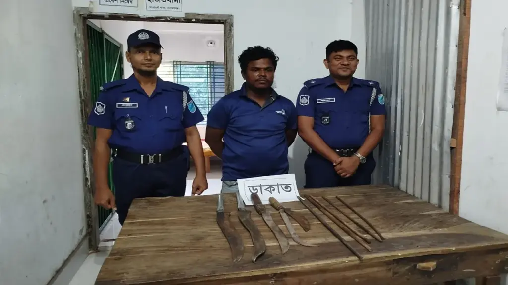 Armed Robber Arrested in Narayanganj Armed Robber Arrested in Narayanganj