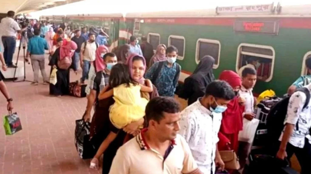 Eid Rush Swells at Kamalapur Station Eid Rush Swells at Kamalapur Station