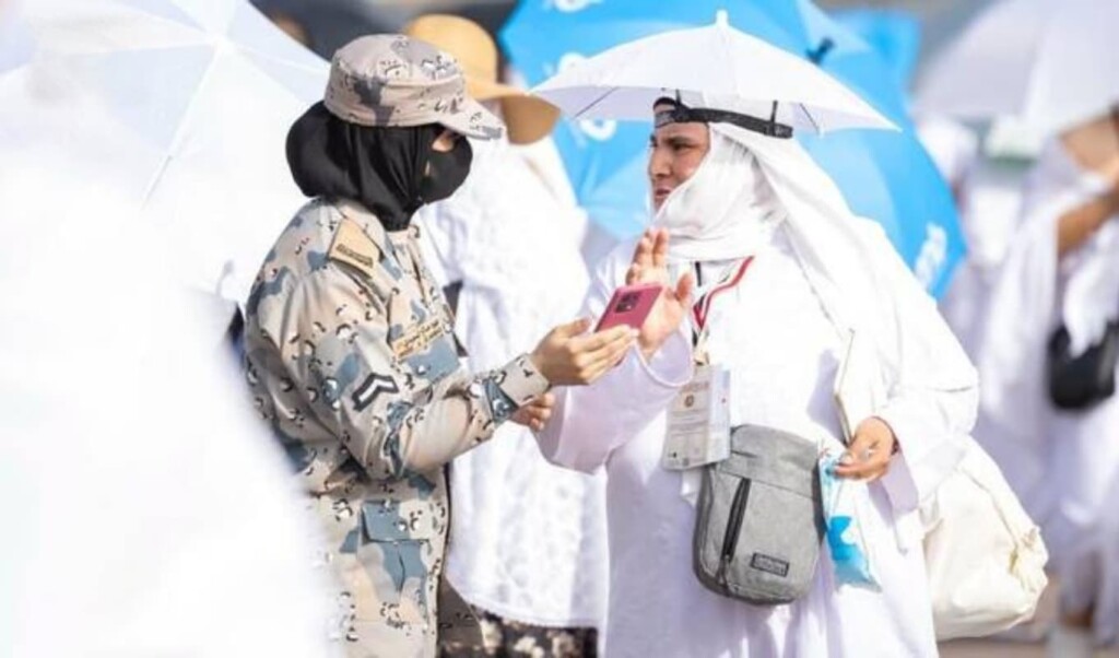 Female Border Guards Assist Pilgrims At Holy Sites