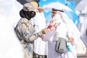Female Border Guards Assist Pilgrims At Holy Sites