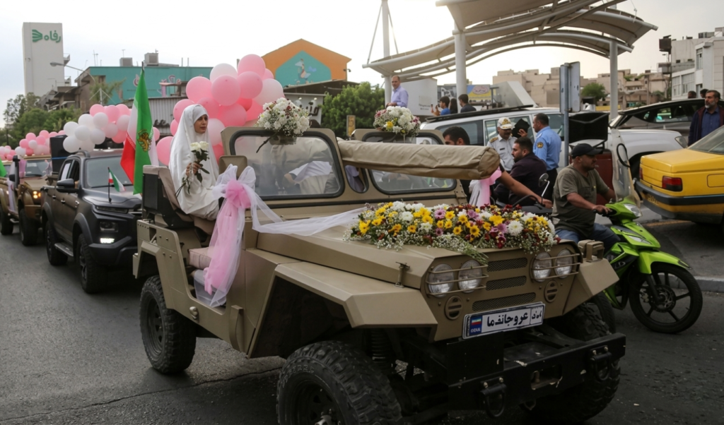 Mass Weddings Held In Iran Amidst War Tensions Mass Weddings Held In Iran Amidst War Tensions
