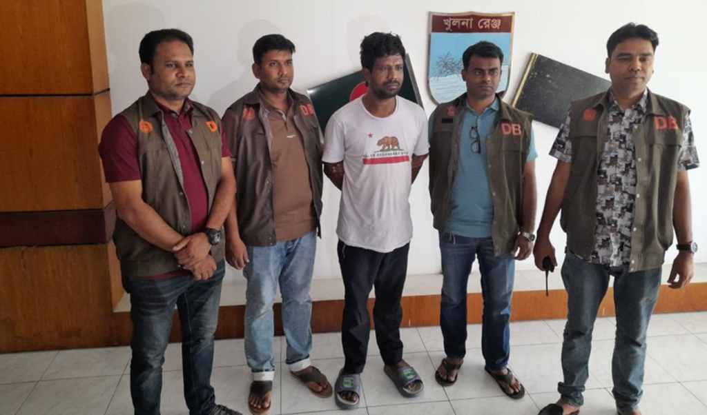 Notorious Criminal Khora Kamrul Arrested in Jashore Notorious Criminal 'Khora Kamrul' Arrested in Jashore