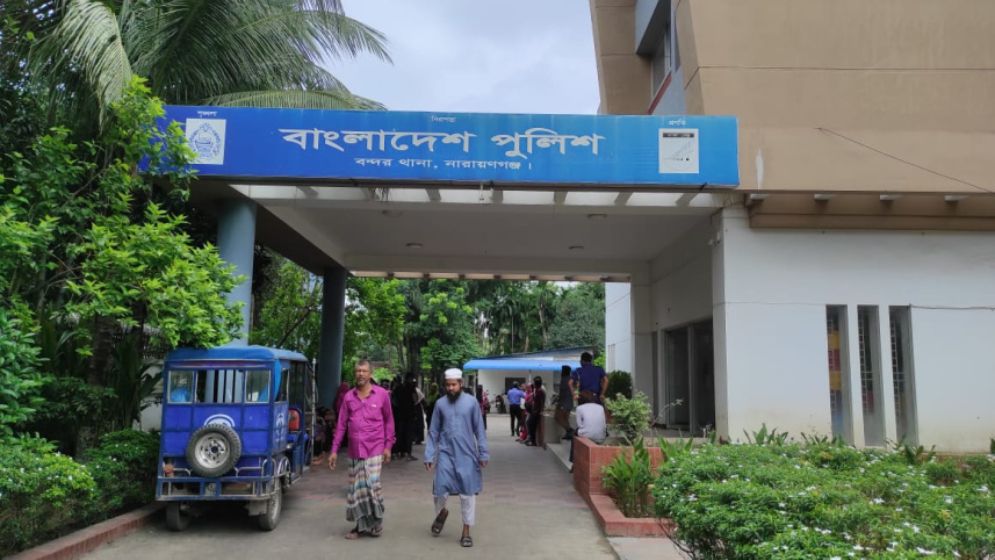 Police Ambushed; Weapon Snatched in Narayanganj