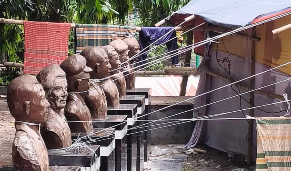 Rope Placed on Heroes Busts Sparks Outrage Rope Placed on Heroes' Busts Sparks Outrage