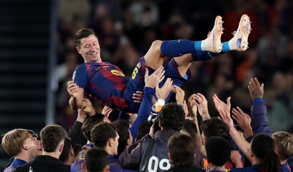 Striker Robert Lewandowski Confirms Summer Barcelona Exit