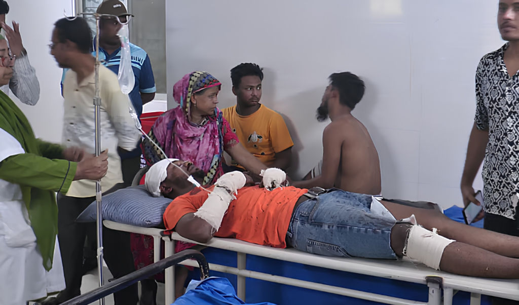 Three RAB Intelligence Officers Stabbed in Narayanganj Three RAB Intelligence Officers Stabbed in Narayanganj