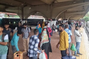 Train Scheduling Backlog Strands Hundreds At Kamalapur