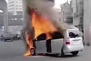 Vehicle Fire in Dhaka Farmgate