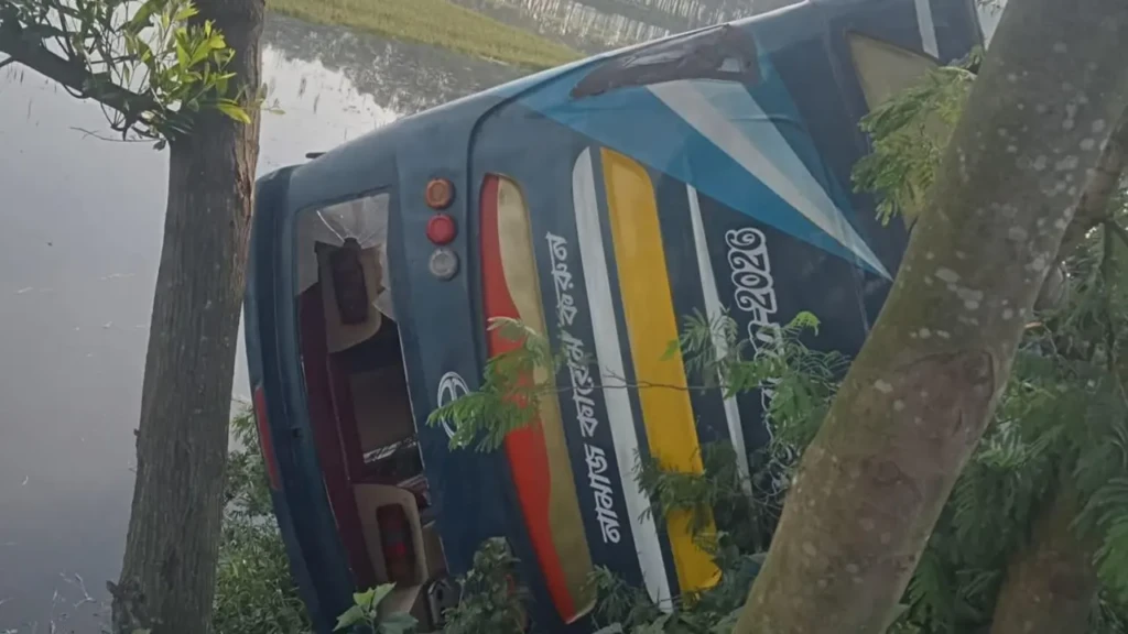Woman Killed in Gaibandha Bus Crash Woman Killed in Gaibandha Bus Crash