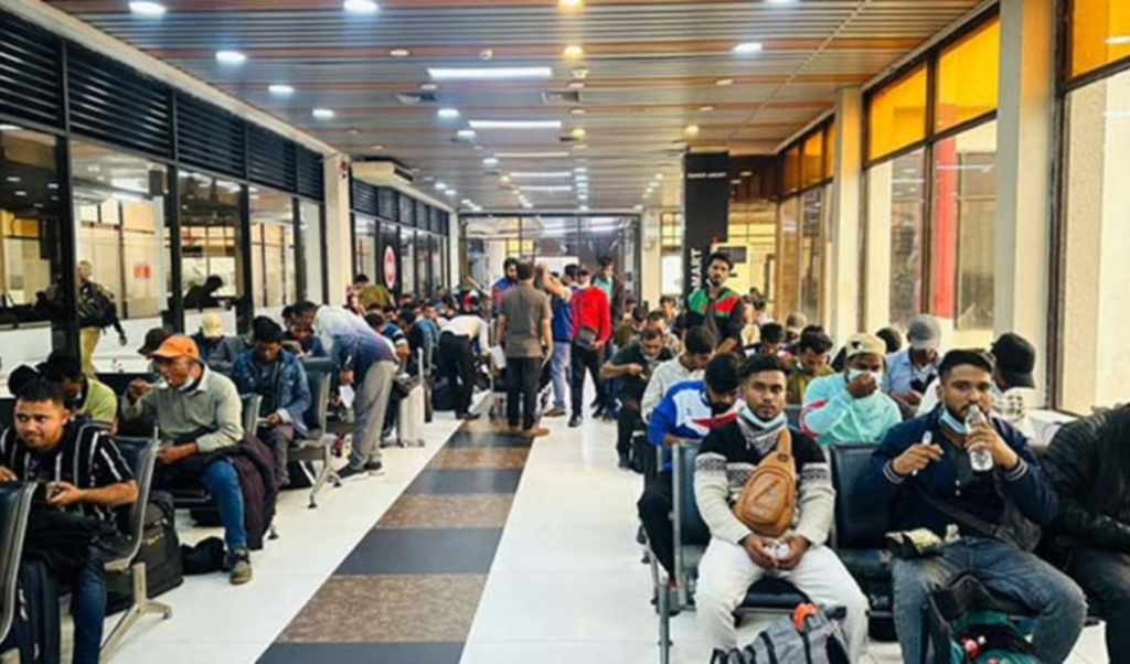 172 Bangladeshis Repatriated From Libya Detention Centre 172 Bangladeshis Repatriated From Libya Detention Centre