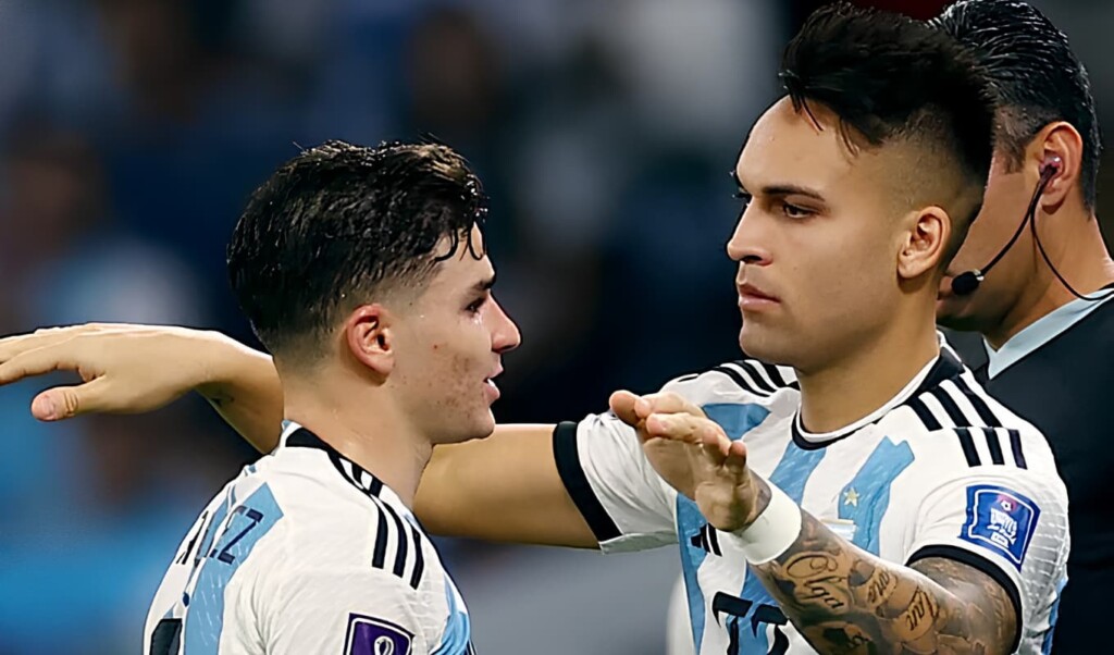 Argentinas Striker Dilemma Alvarez vs Martinez Argentina’s Striker Dilemma: Álvarez vs Martínez