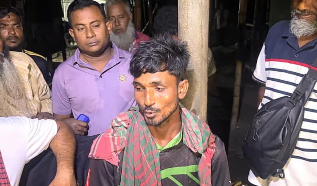 Armed Robbery on Padma River Leaves Passenger Wounded