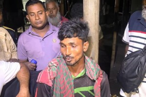 Armed Robbery on Padma River Leaves Passenger Wounded
