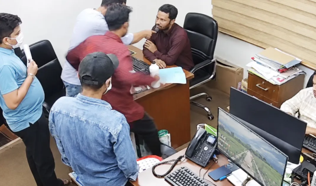 Attacks And Looting At Mohammadpur Internet Office Attacks And Looting At Mohammadpur Internet Office