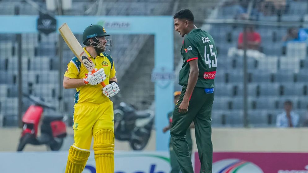 Australia Stumble in Early Chase