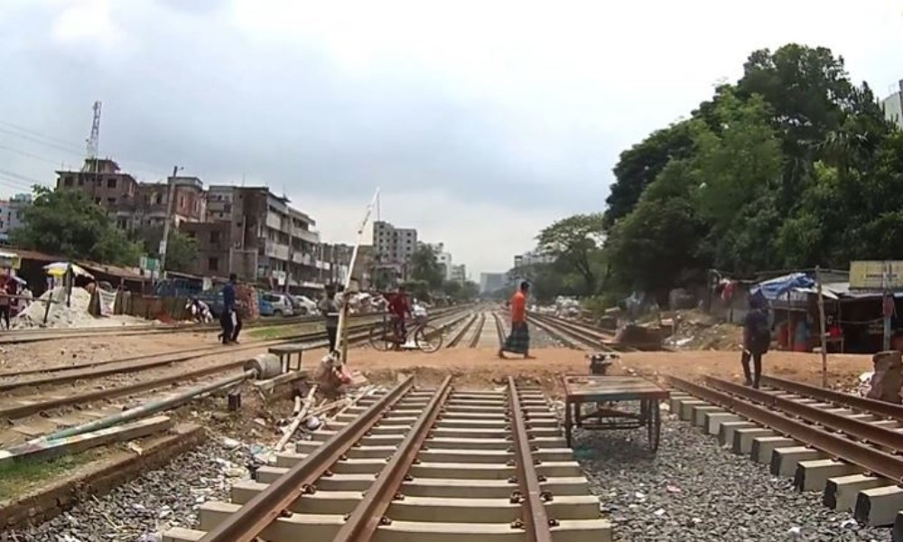 Day Labourer Killed Between Trains in Uttara