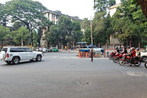 Dhaka Police Chief Violates Unscheduled Traffic Crossing