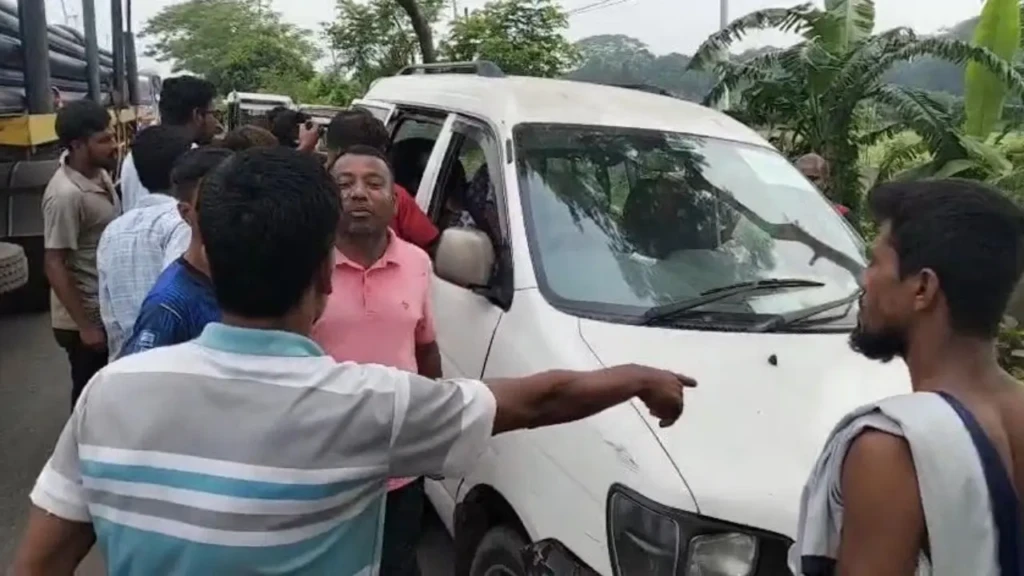 Elderly Man Dumped Injured Dies After Rescue in Narsingdi Elderly Man Dumped Injured Dies After Rescue in Narsingdi