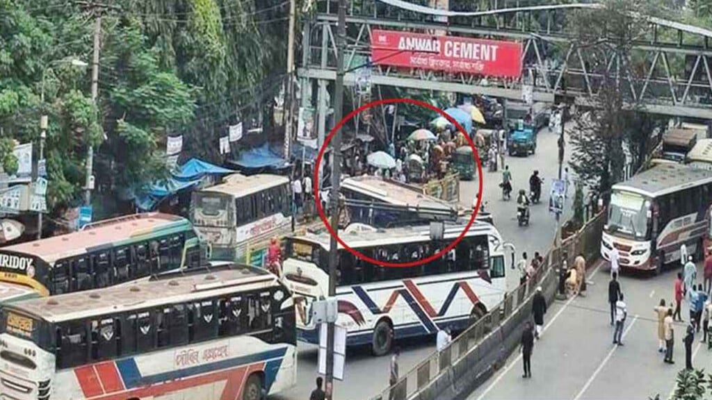 Fatal Bus Overturn in Dhaka Fatal Bus Overturn in Dhaka