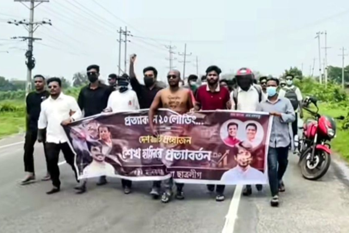 Flash Procession by Chhatra League in Manikganj Sparks Widespread Sensation