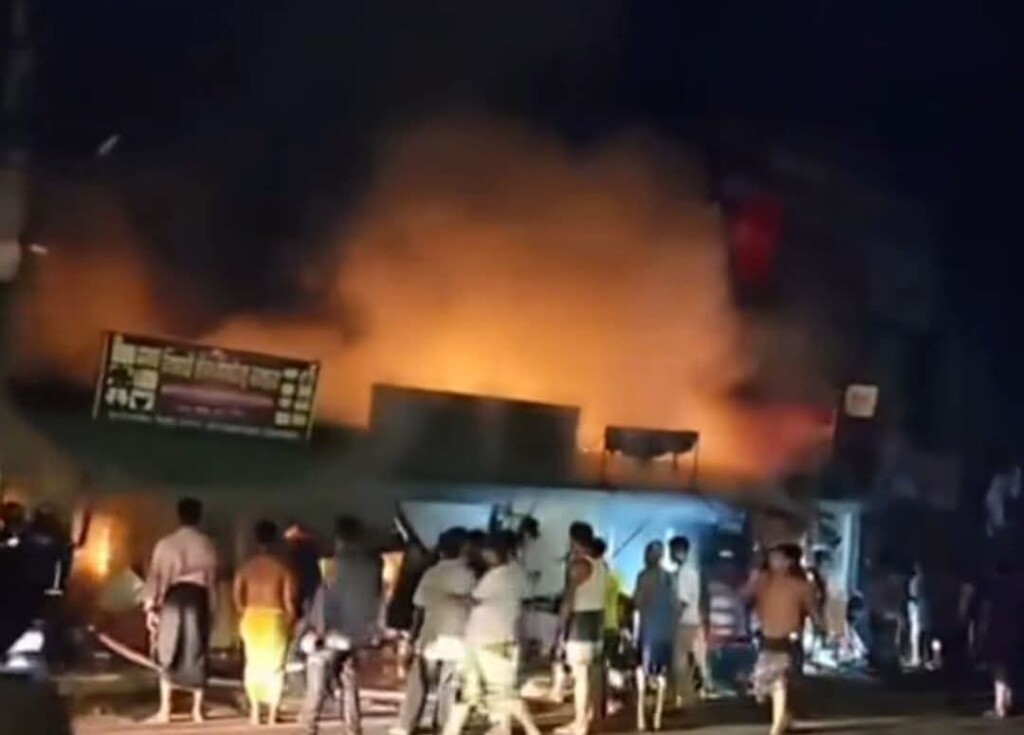 Four Shops Destroyed in Singair Bus Stand Fire 1 Four Shops Destroyed in Singair Bus Stand Fire