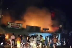 Four Shops Destroyed in Singair Bus Stand Fire