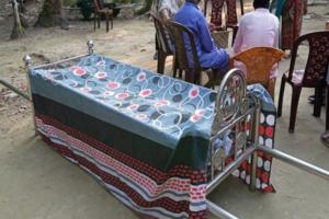 Four Wives Offspring Dispute Delays Fathers Burial