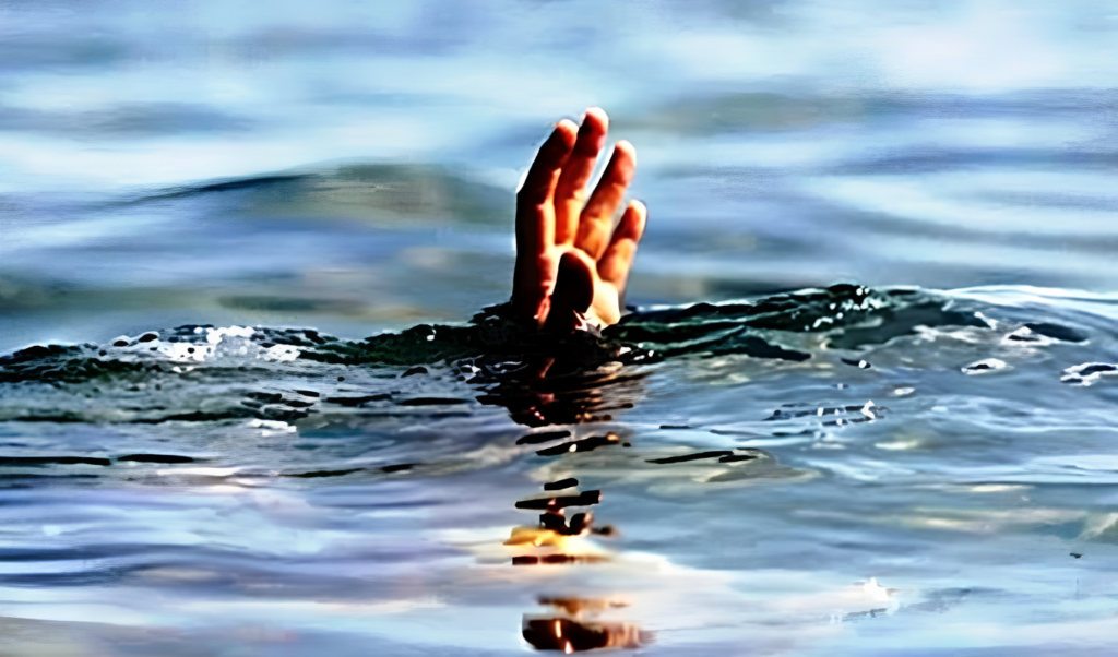 Girl Drowns in Debidwar Creek Body Recovered 1 Aunt and Niece Drown in Netrokona Boat Capsizes