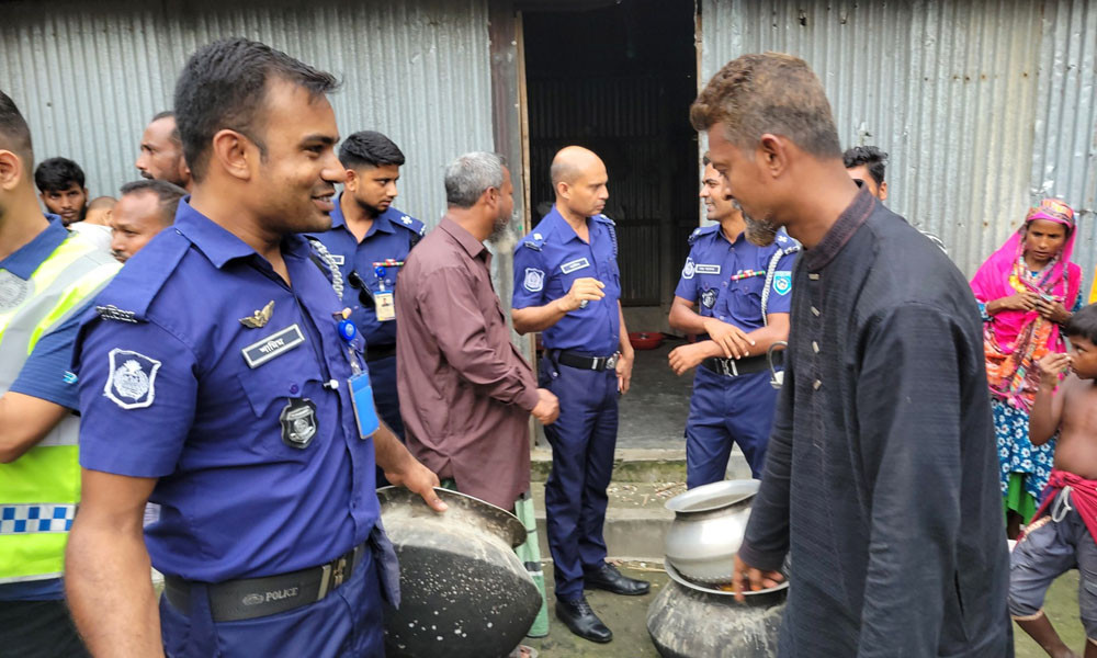 Illicit Distillery Uncovered During Police Raid in Kurigram